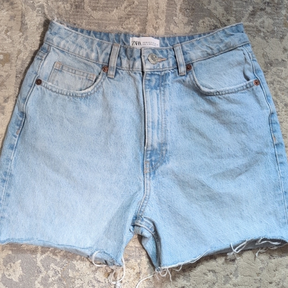 Zara Women's Light Blue Denim Shorts